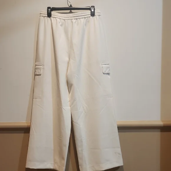 Athleta Women's Cream Wide Leg Pants - Picture 10 of 15